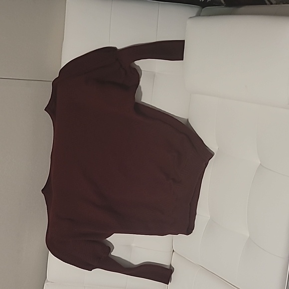 Off the shoulders Sweater - Picture 2 of 3